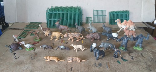 Britains etc plastic zoo - britains,