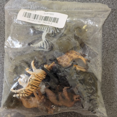 12x animal model plastic - model,